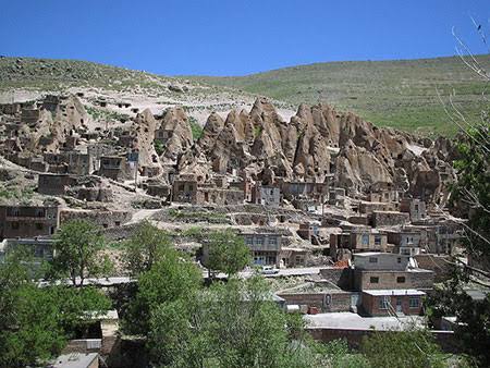 روستای صخره‌ای کندوان؛ زندگی مسالمت‌آمیز با آتشفشان