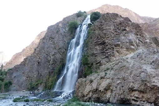 راهنمای سفر به آبشار نودشه